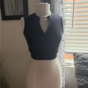 Chic Black Sleeveless Crop Top